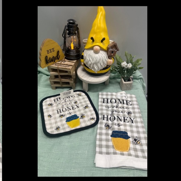 Kitchen | Bee Kitchen Bumblebee Decor Set 3pcs | Poshmark